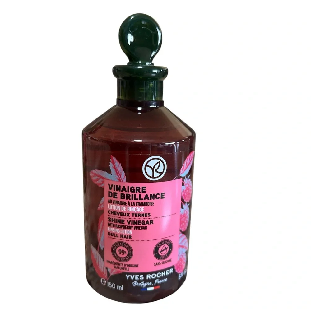 Yves Rocher Protective color hair bundle, shampoo conditioner raspberry vinegar